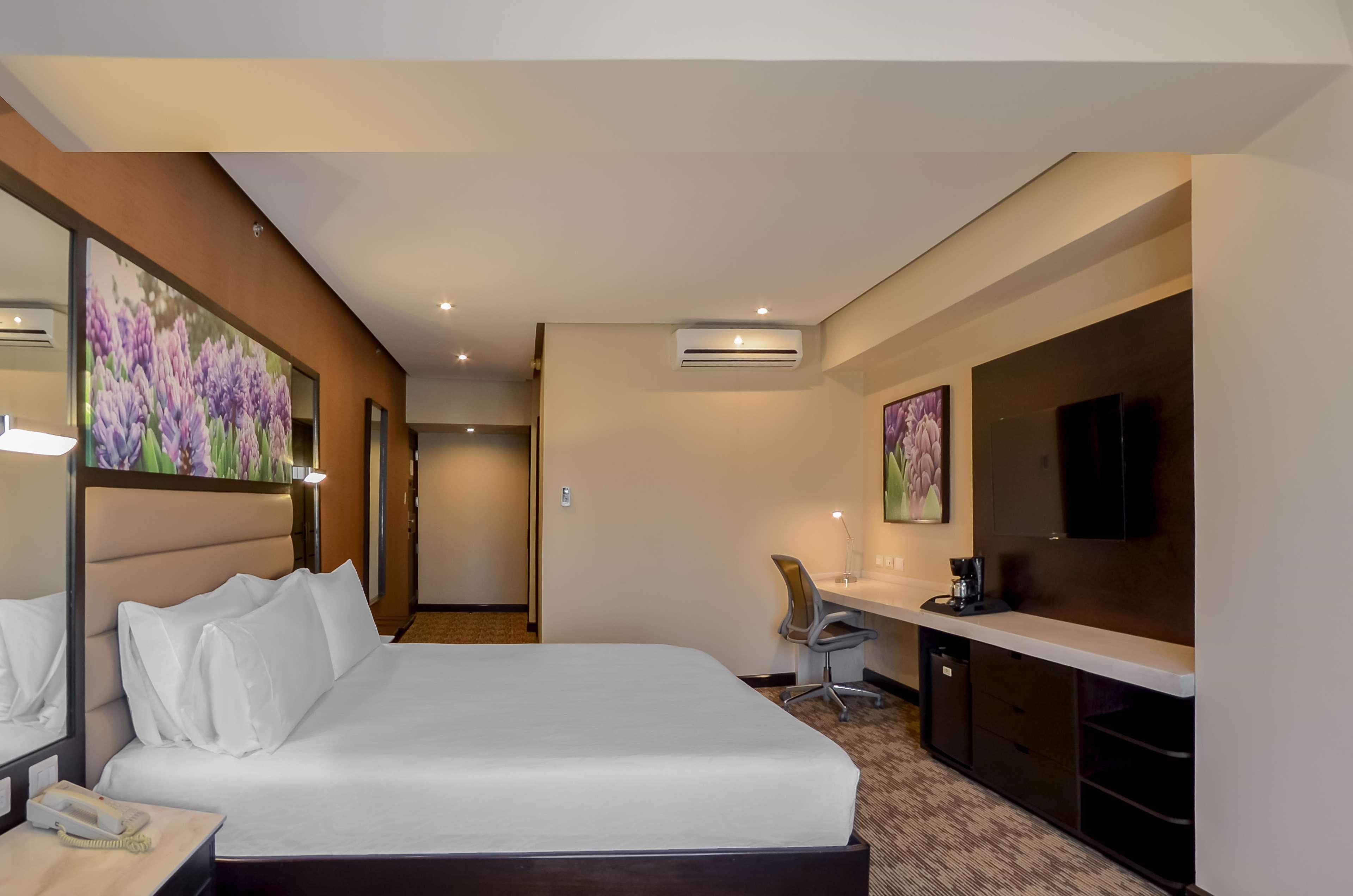 Hilton Garden Inn Guatemala City Exterior foto