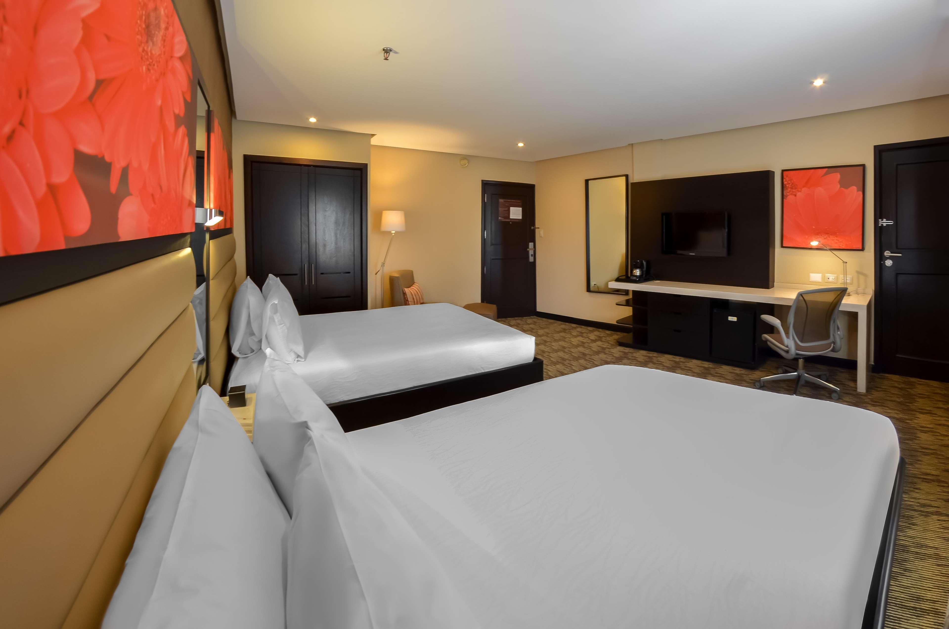 Hilton Garden Inn Guatemala City Exterior foto