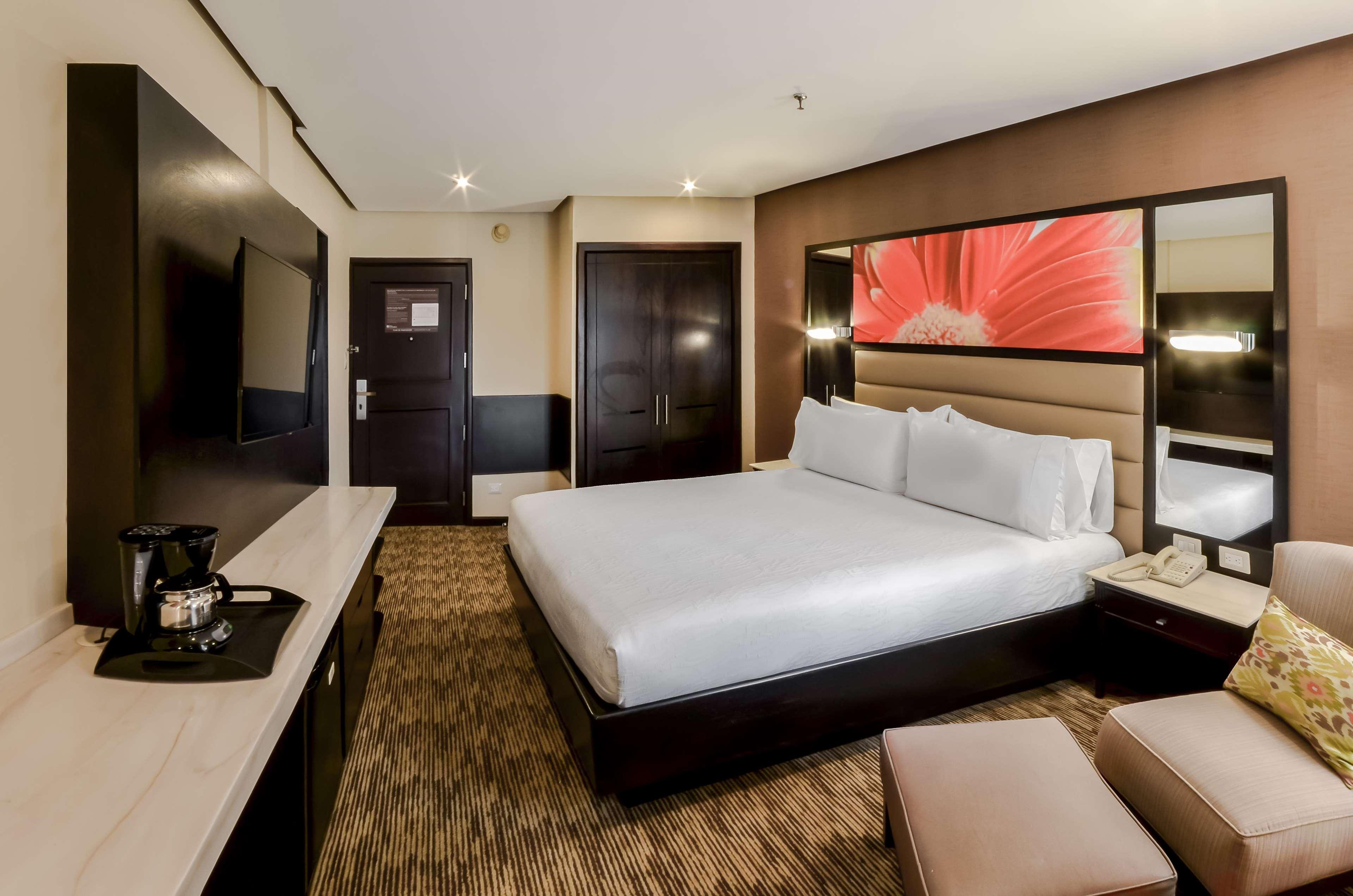 Hilton Garden Inn Guatemala City Exterior foto