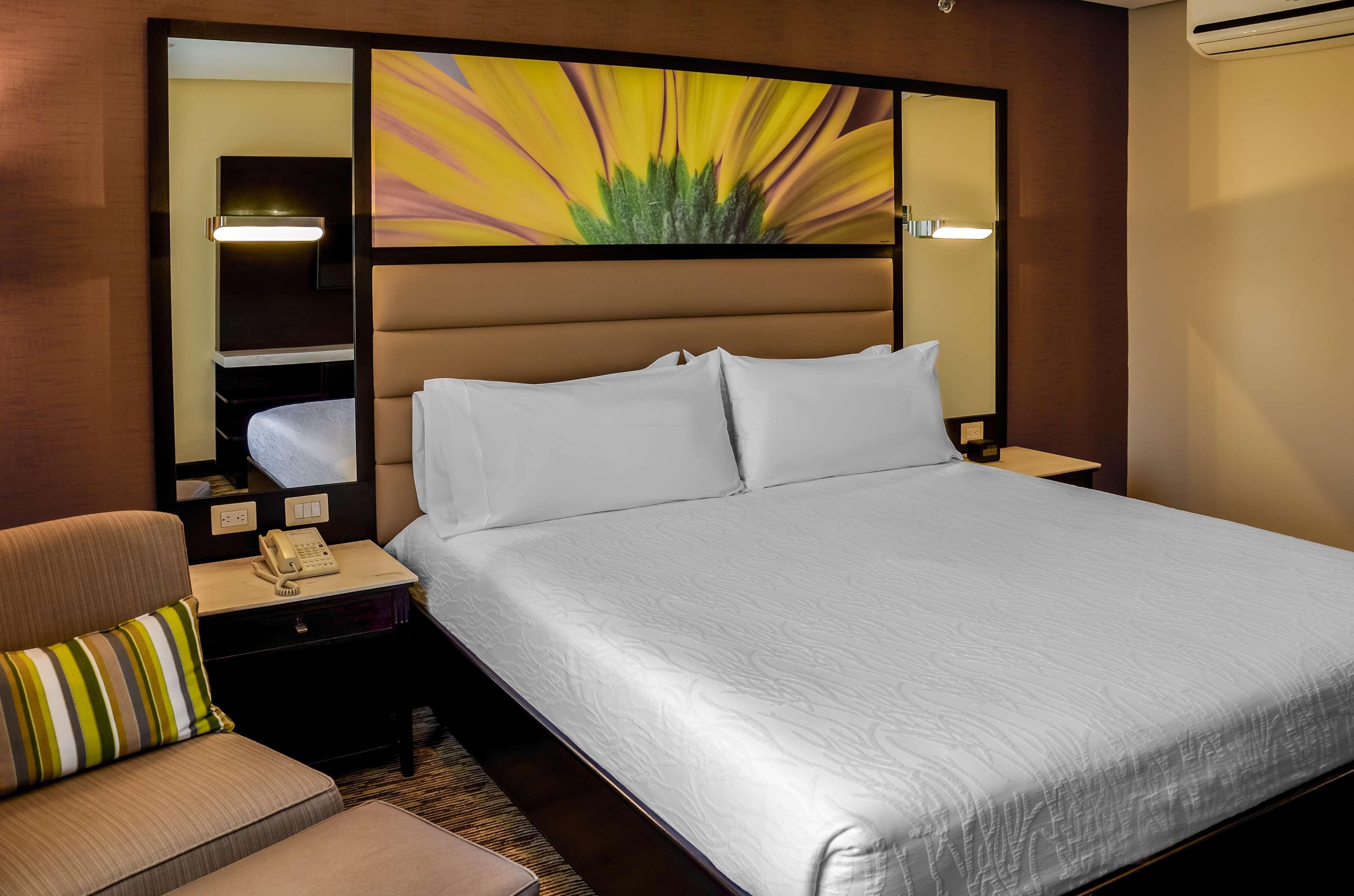 Hilton Garden Inn Guatemala City Exterior foto